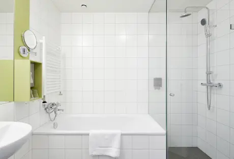 Fosshotel Reykjavík Standard Double or Twin Room Bathroom