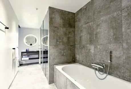 Fosshotel Glacier Lagoon Suite Bathroom