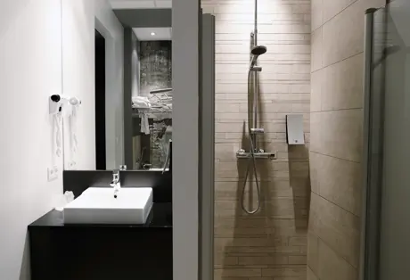 Fosshotel Rauðará Design Room Bathroom 