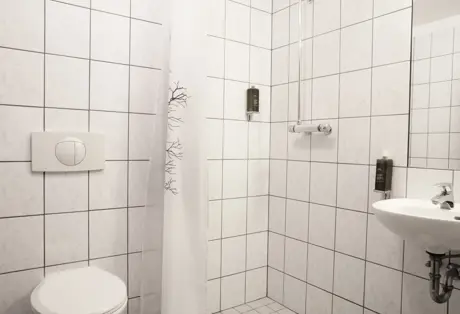 Standard Double Room Bathroom 