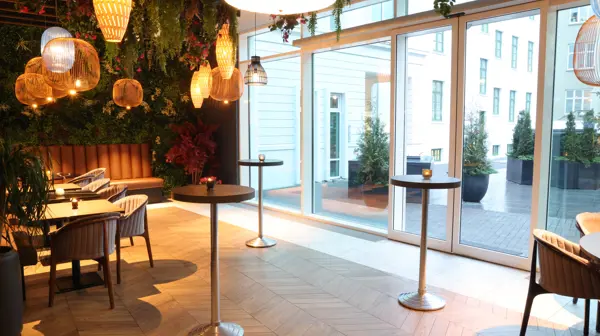 54367324244 B2544d3e2a 6K