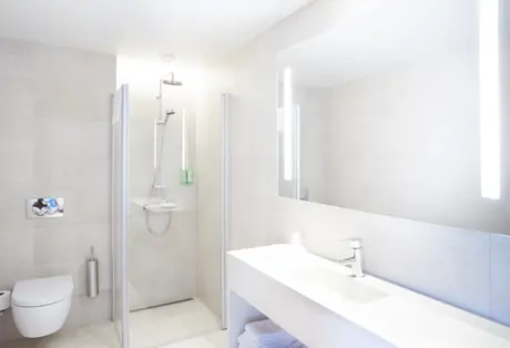 Fosshotel Reykholt Superior Double or Twin Room With Sofabed Bathroom