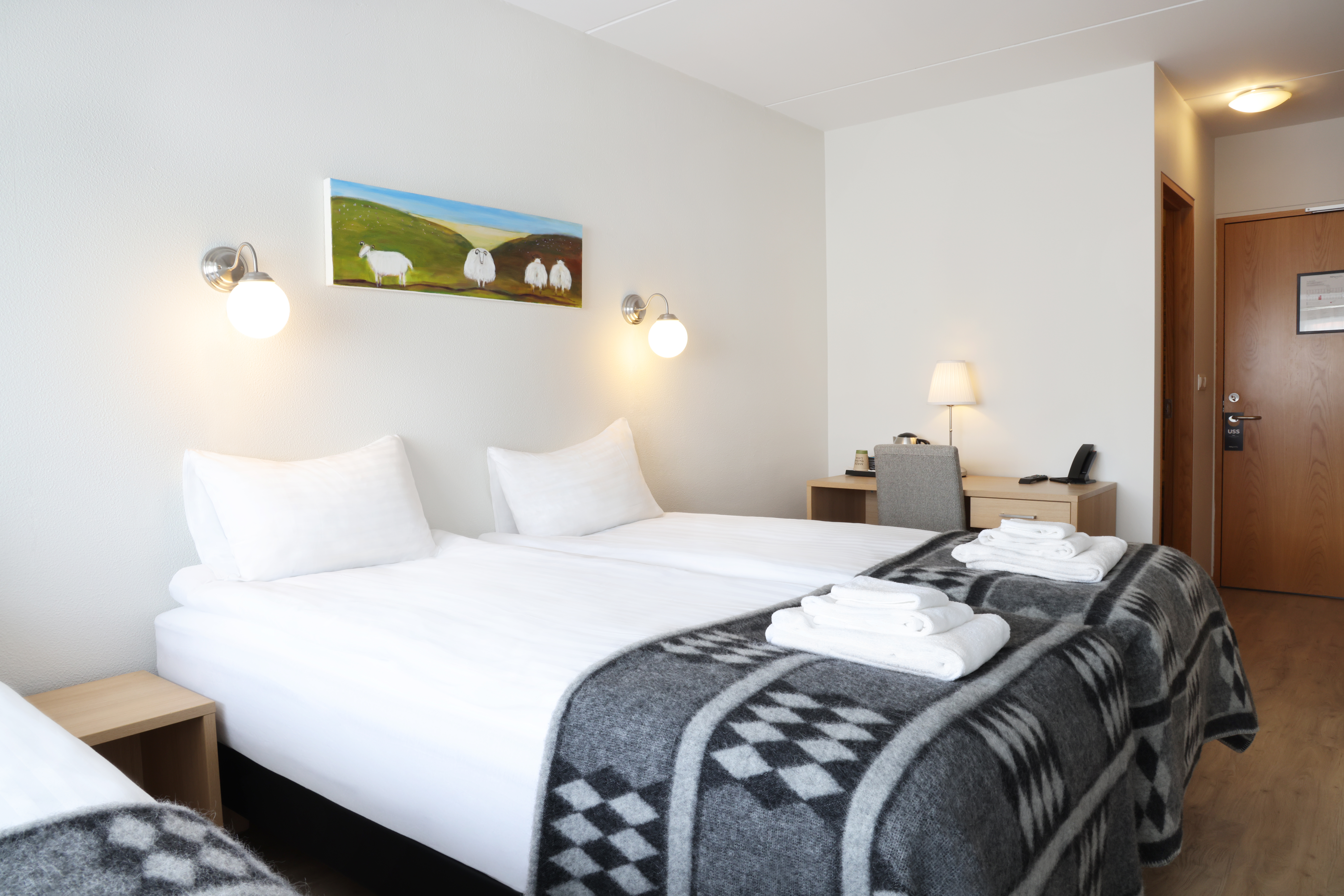 Fosshotel Lind Triple Room 