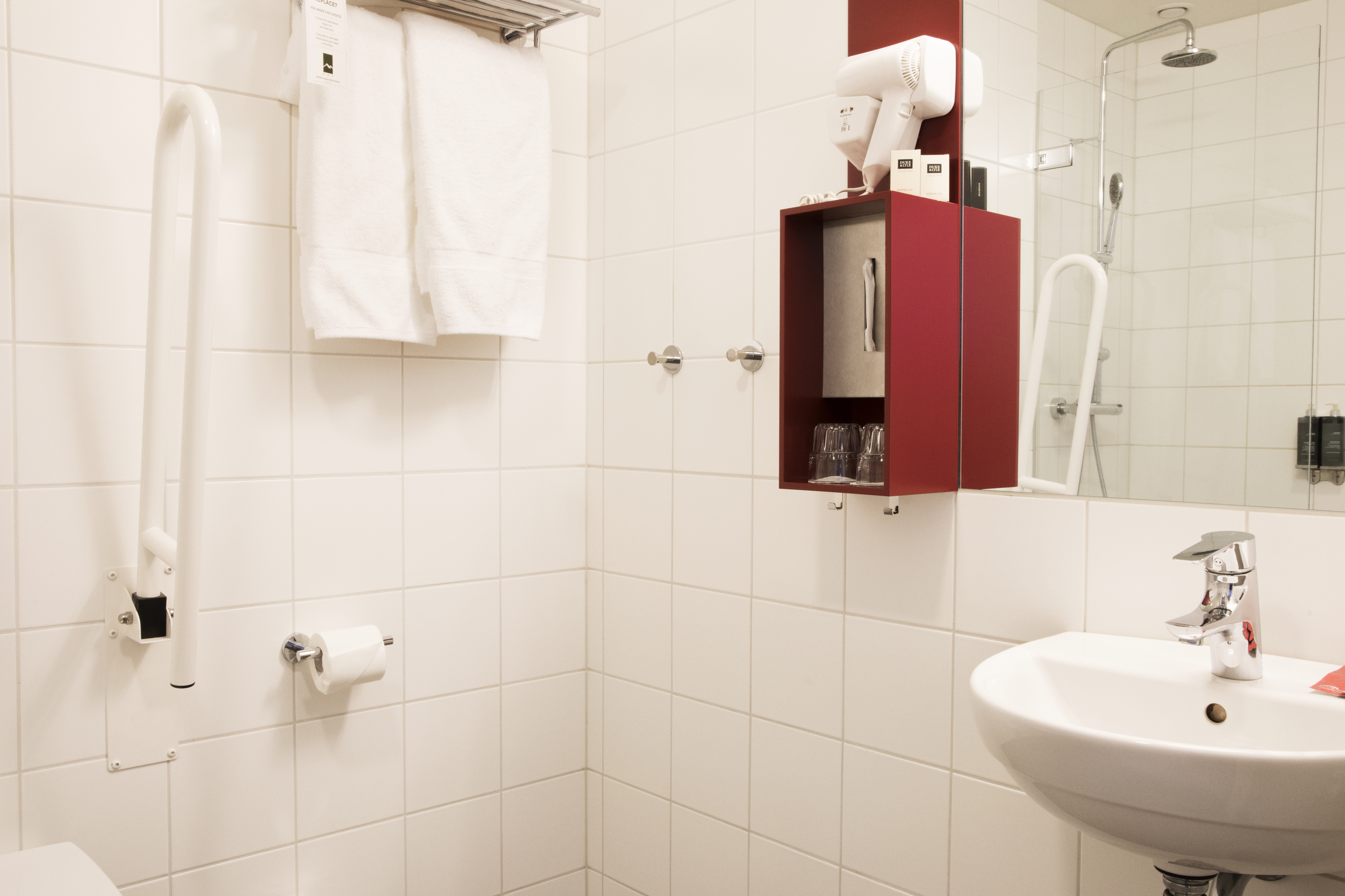 Fosshotel Reykjavik Deluxe Room Bathroom 