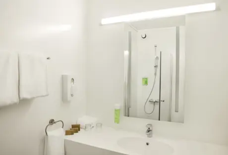 Fosshotel Núpar Standard Double Bathroom 