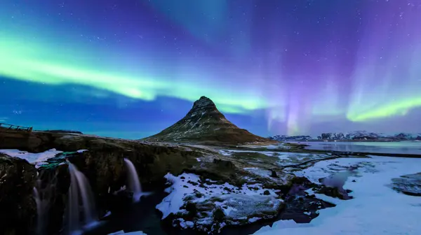 Kirkjufell Northern Lights winter